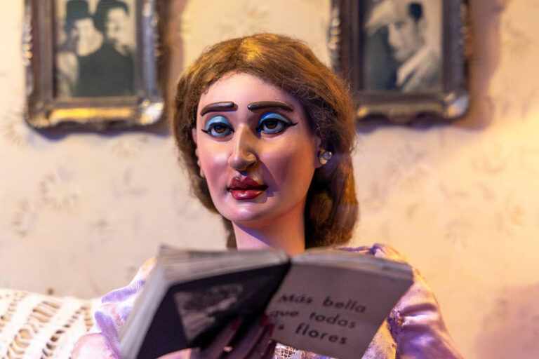 Teatro de Autómatas - Personajes - La Romántica